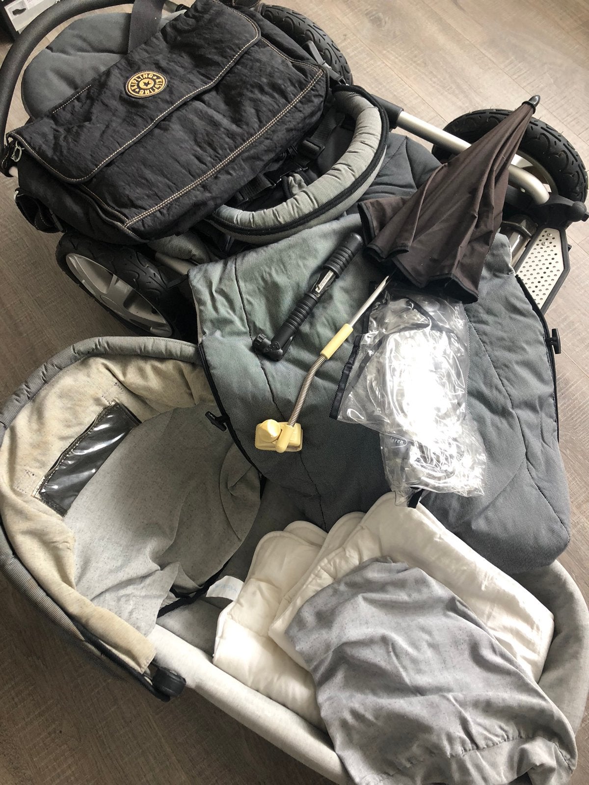 Te koop: Mutsy Urban reiswieg + wandelwagen, Kinderen en Baby's, Kinderwagens en Combinaties, Ophalen, Gebruikt, Luchtbanden, Combiwagen