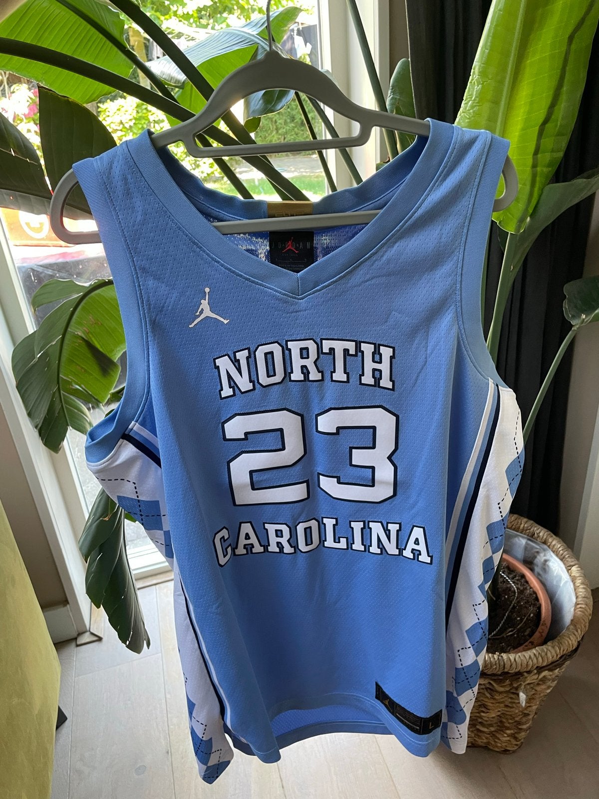 Jordan North Carolina 23 Basketbal Jersey Maat L, Maat 52/54 (L), Blauw, Nieuw, Ophalen of Verzenden