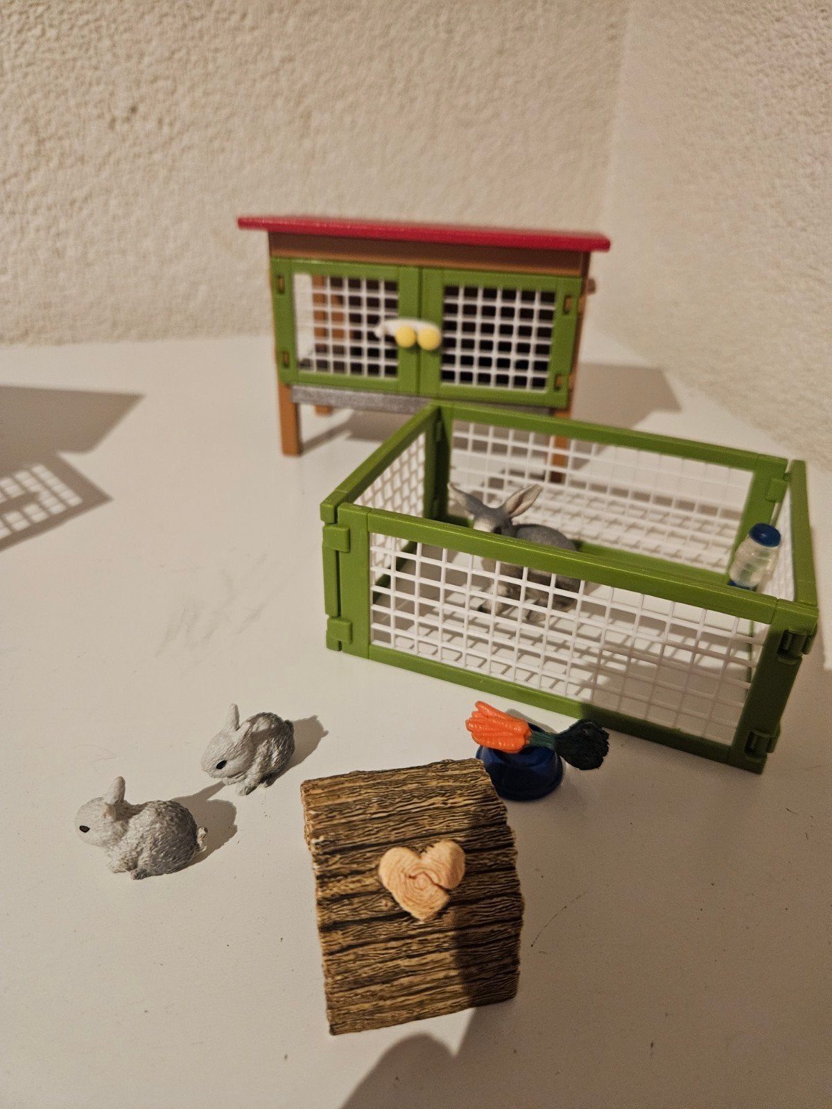 Schleich Konijnenhok met konijnen en accessoires, Ophalen of Verzenden, Gebruikt, Jongen of Meisje