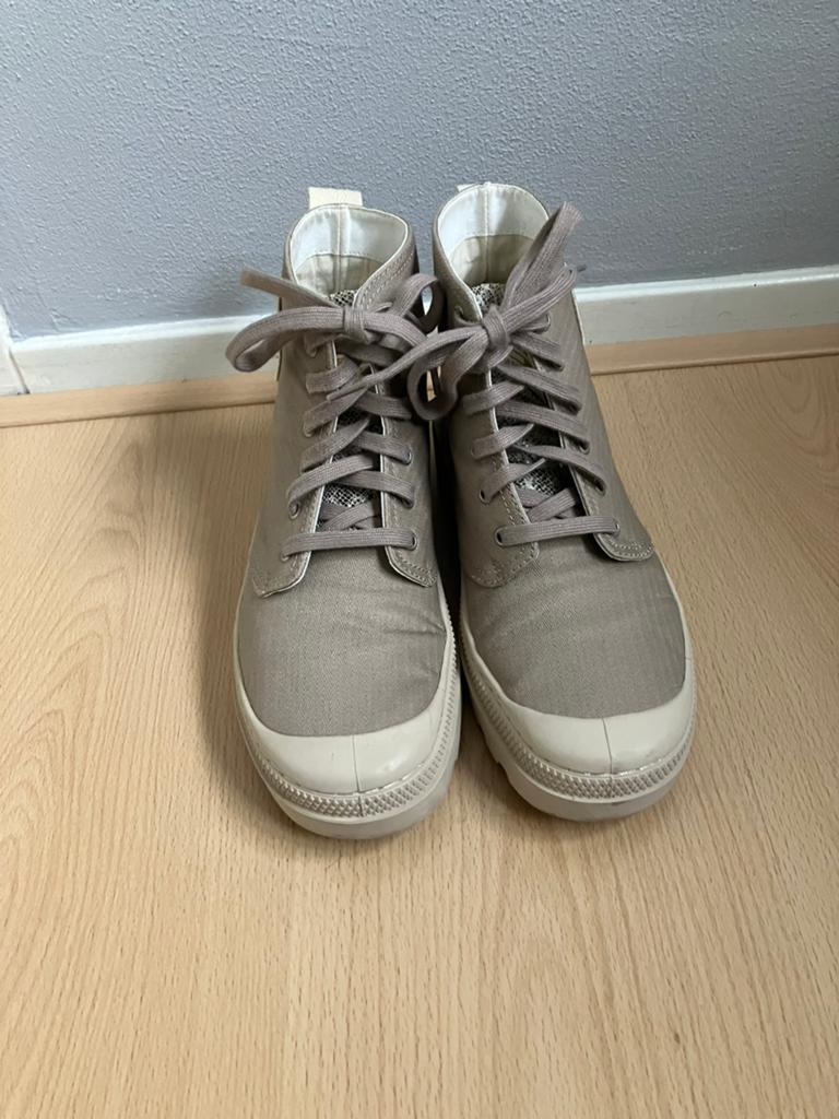 Palladium schoenen, Ophalen of Verzenden, Zo goed als nieuw, Sneakers of Gympen