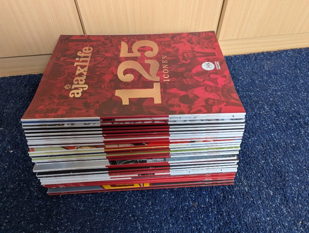 42x  Ajax Magazine, Ophalen of Verzenden, Zo goed als nieuw, Sport en Vrije tijd