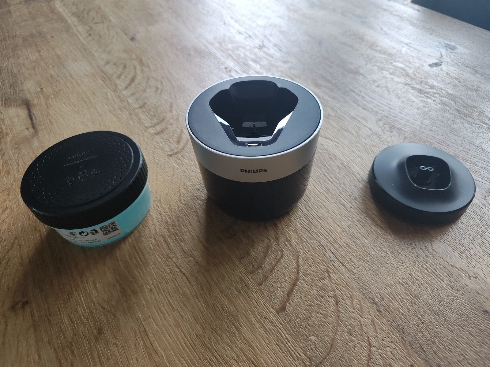 Philips i9000 scheerapparaat schoonmaakset en oplader, Ophalen of Verzenden, Nieuw