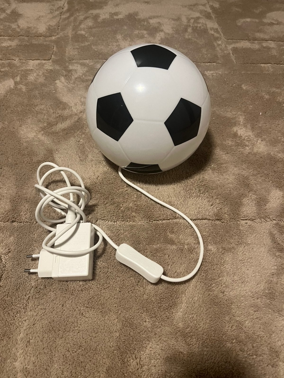 Leuke voetballamp, Ophalen, Zo goed als nieuw, E27 (groot), Led-lamp