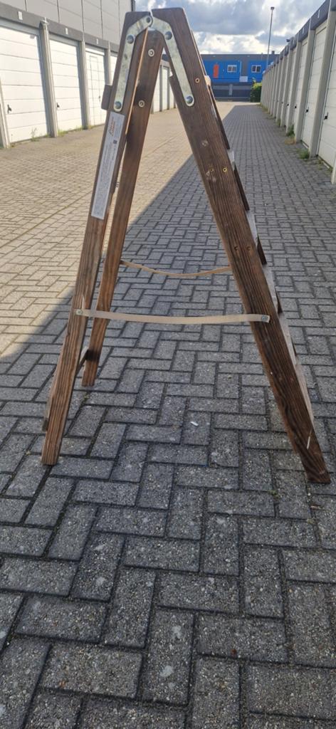 Houten schilderstrap 6 treden met plateau, Ophalen of Verzenden, Gebruikt, Trap, Minder dan 2 meter