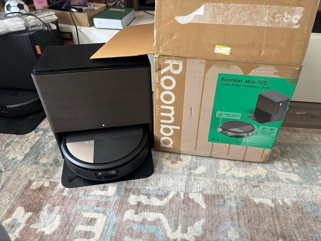 Roomba Max 705 Combo Robot + Autowash Dock - Zgan, Ophalen of Verzenden, Zo goed als nieuw, Reservoir, Robotstofzuiger