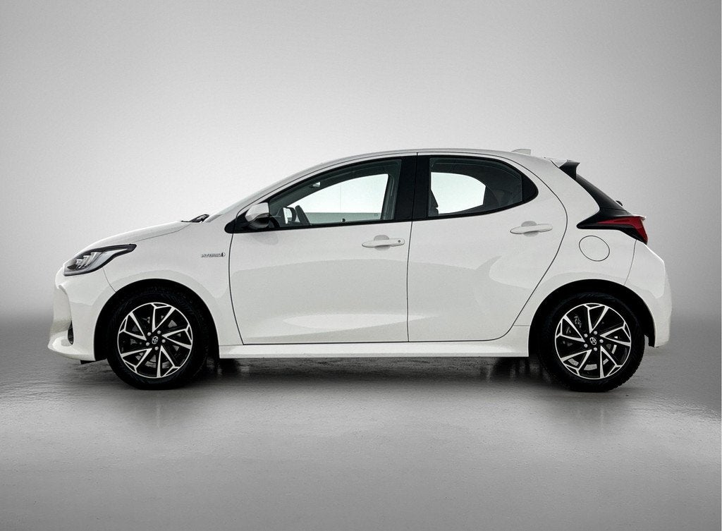Toyota Yaris 1.5 Hybrid Dynamic | All-Seasonbanden | Stoelve, 12 maanden, Gebruikt, 1490 cc, Bedrijf