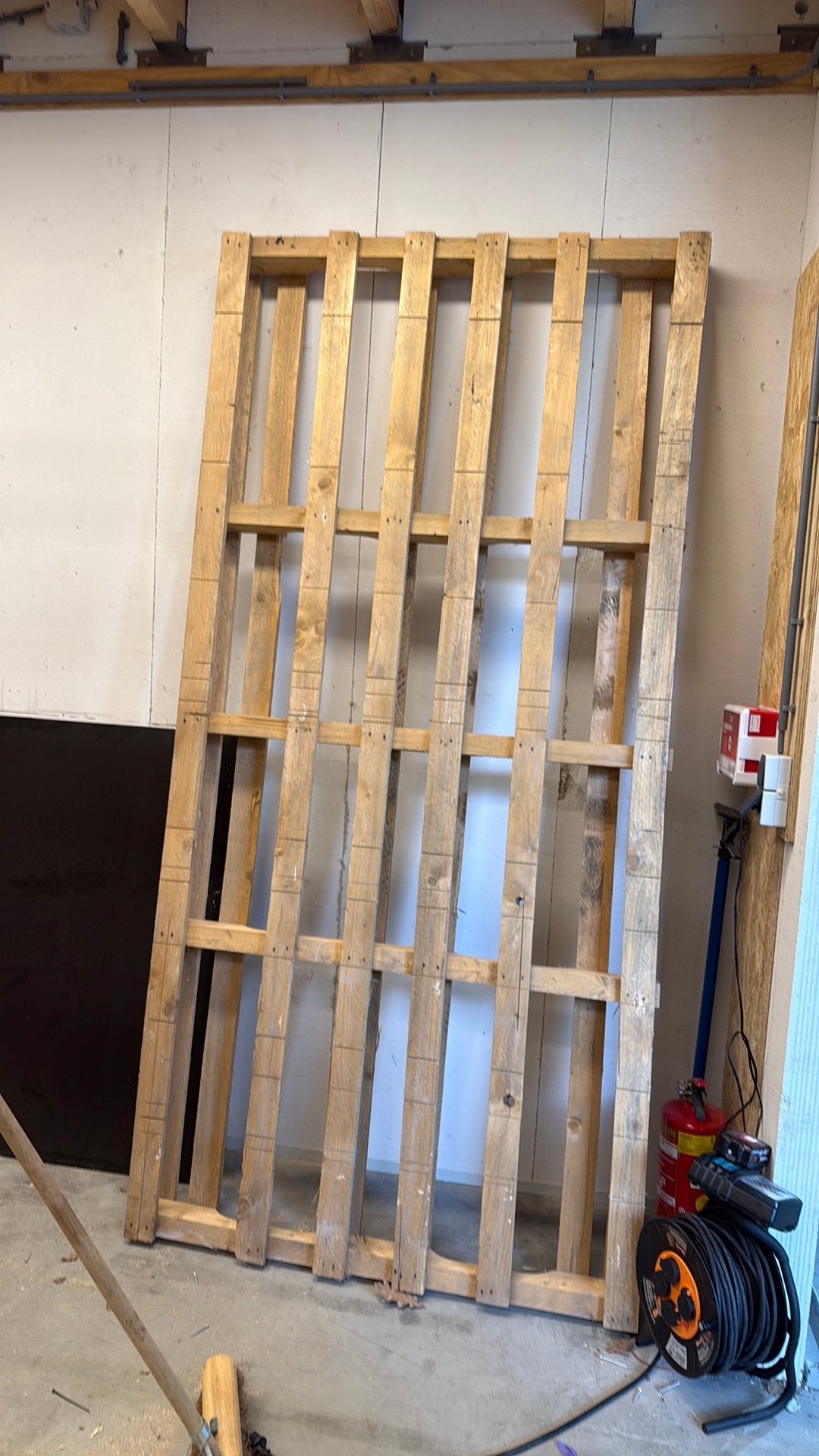 Grote houten pallet - Ideaal voor projecten of opslag, Tuin en Terras, Palen, Balken en Planken, Ophalen, Gebruikt