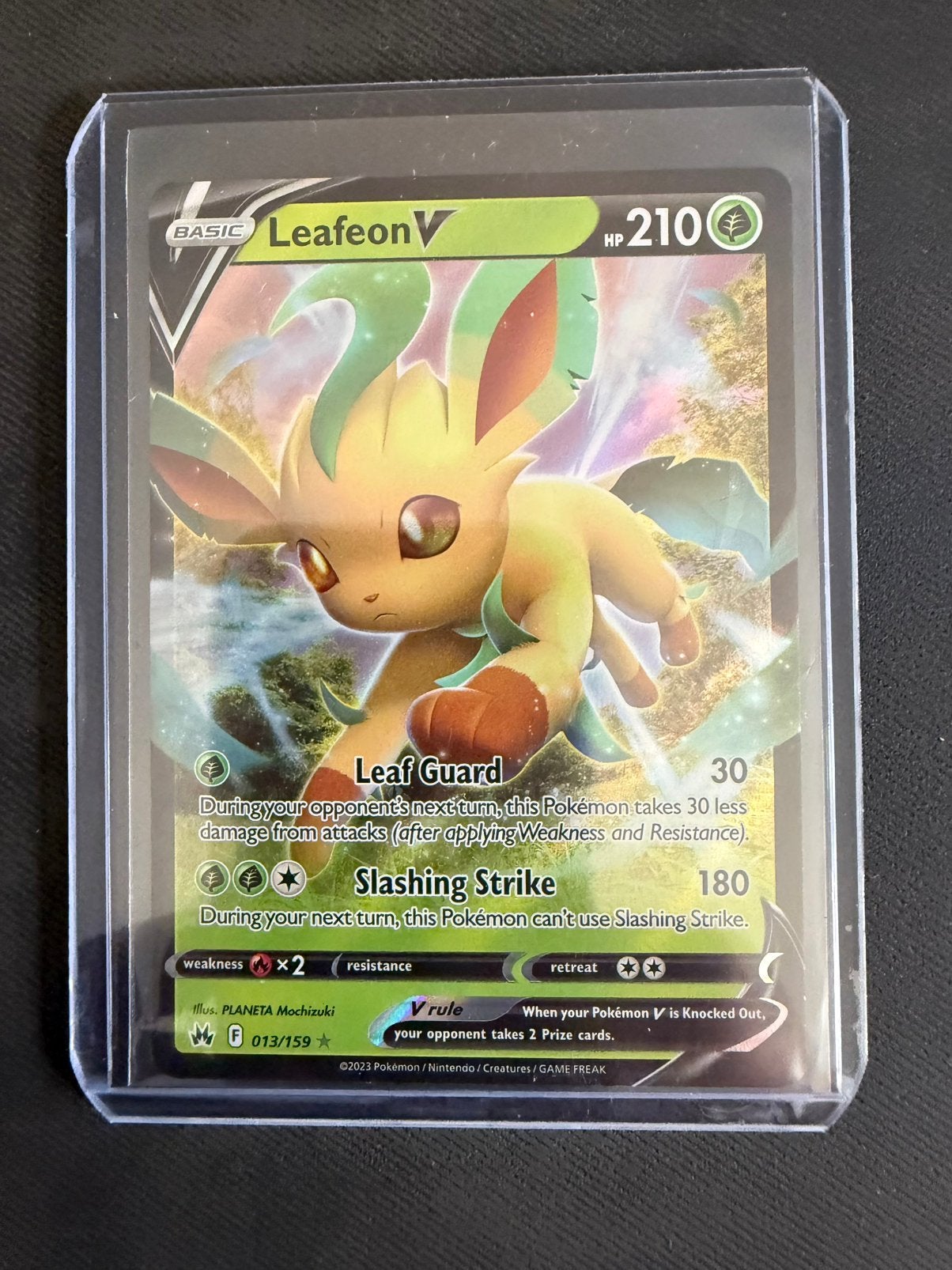Leafeon V #013/159, Ophalen of Verzenden, Zo goed als nieuw