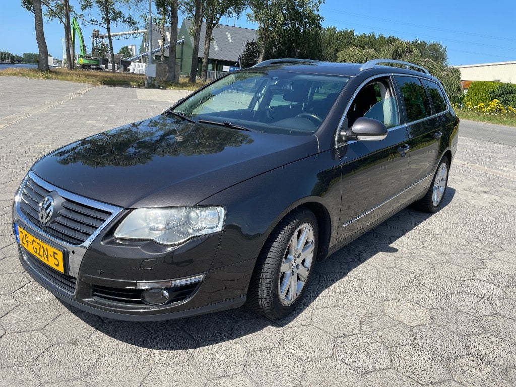 VW Passat 2.0 FSI Automaat Trekhaak - caravantrekker, Stof, Zwart, 4 cilinders, Origineel Nederlands