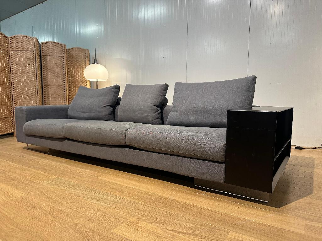 ZGAN Flexform Lightpiece 4-Zits Bank Grijsblauw NP: €12.000, Huis en Inrichting, Banken | Bankstellen, https://www.flexform.it/en