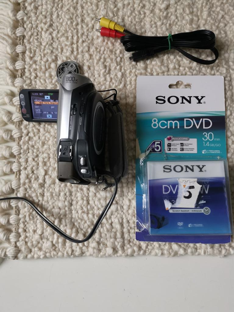 Sony DCR-DVD92 NTSC DVD Camcorder met accessoires, Audio, Tv en Foto, Videocamera's Digitaal, Gebruikt, Dvd, Ophalen of Verzenden