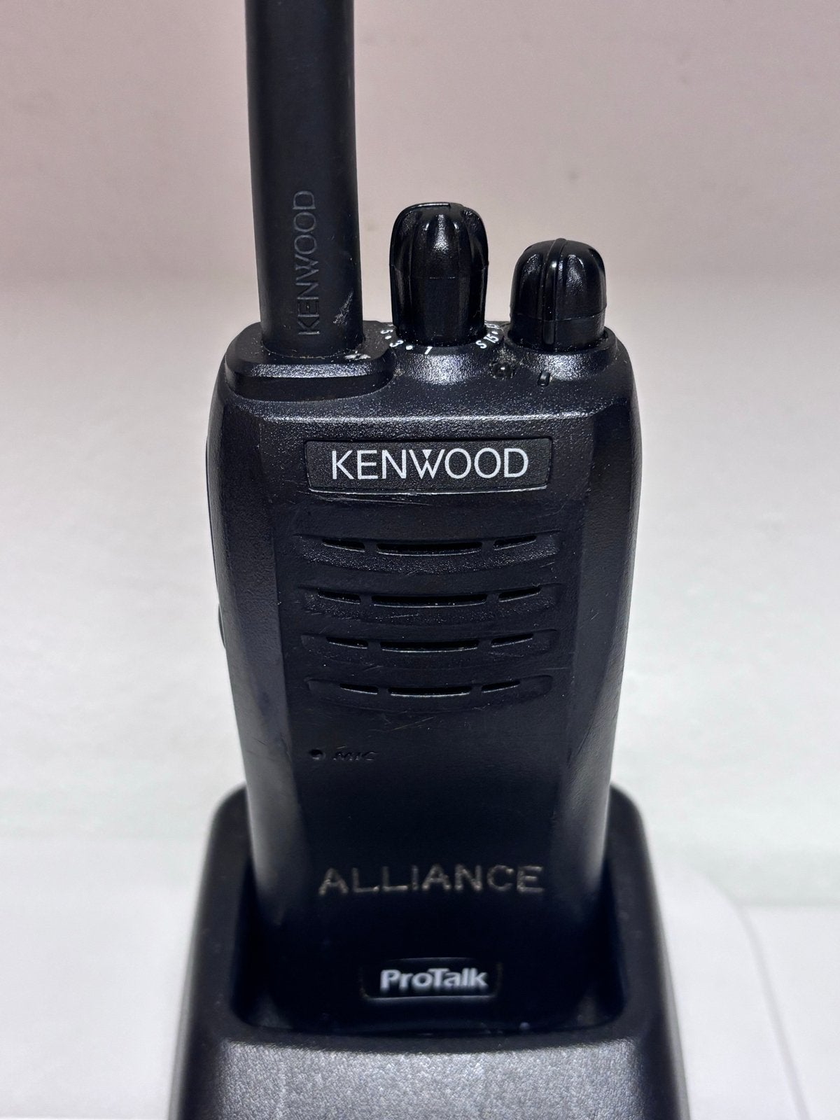 Kenwood Protalk TK-3301 Portofoon met oplader  6x, Ophalen, Gebruikt, Portofoon of Walkie-talkie, Met broekklem