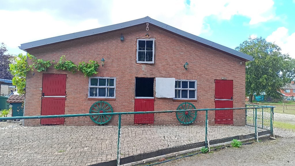 Paardenstallen met weide te huur – Huijbergen, Stalling, 2 of 3 paarden of pony's