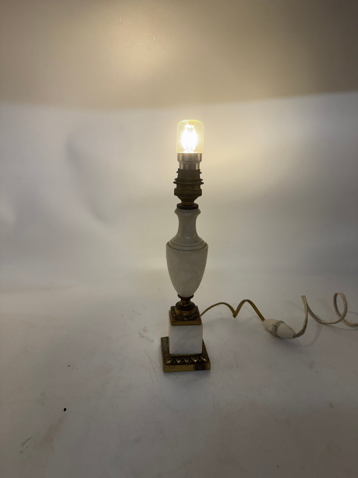 Vintage Onyx & Messing Tafellamp (Klassiek Vaasmodel– 23 cm, Ophalen of Verzenden