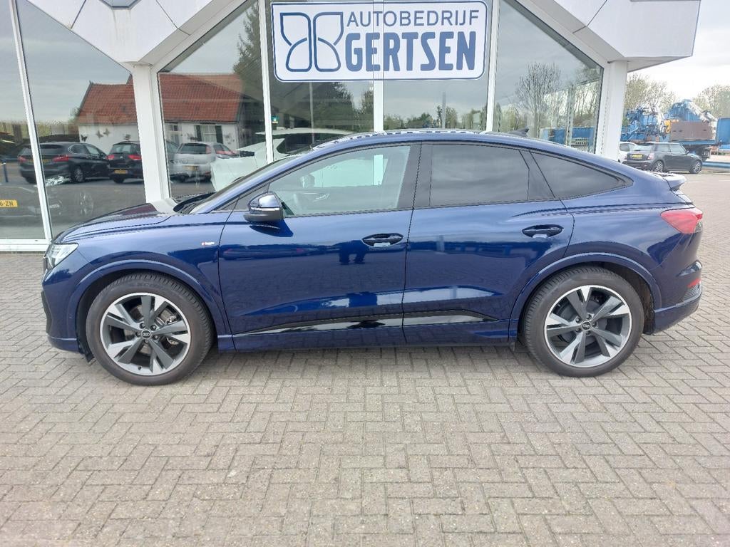Audi Q4 e-tron 35 E-tron 3X S-line 170pk 2022 Blauw, Auto's, Automaat, Achterwielaandrijving, 510 min, Zwart