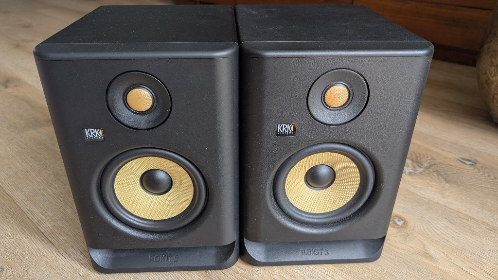2x ROKIT RP5 G4 studio monitoren, Studiomonitor, Zo goed als nieuw, Minder dan 60 watt, Stofbestendig