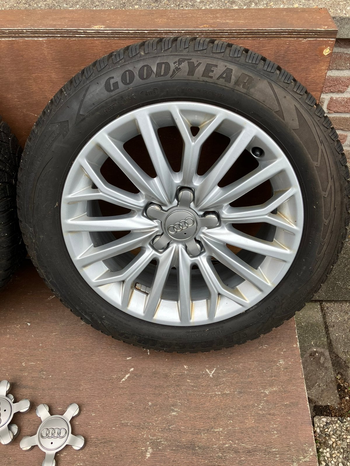 16" Audi velgen GoodYear UltraGrip 9 winterbanden 6mm, Auto-onderdelen, Ophalen, 16 inch, Banden en Velgen, Personenwagen