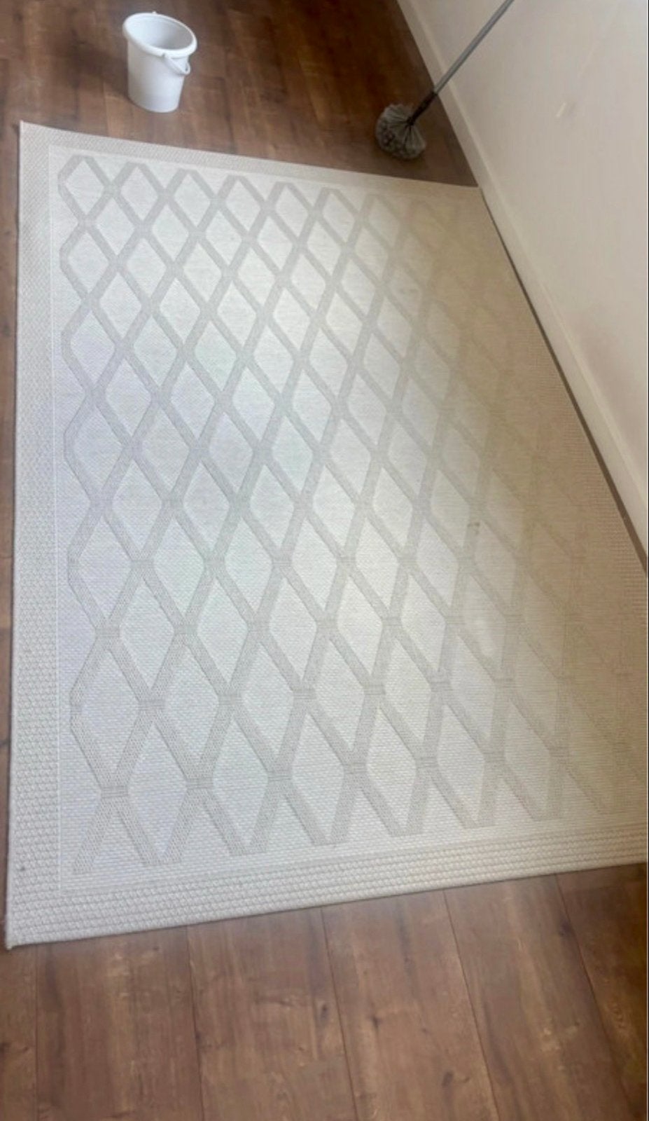 Crème rechthoekig vloerkleed met geometrisch patroon, Huis en Inrichting, Ophalen, Gebruikt, 150 tot 200 cm, 200 cm of meer