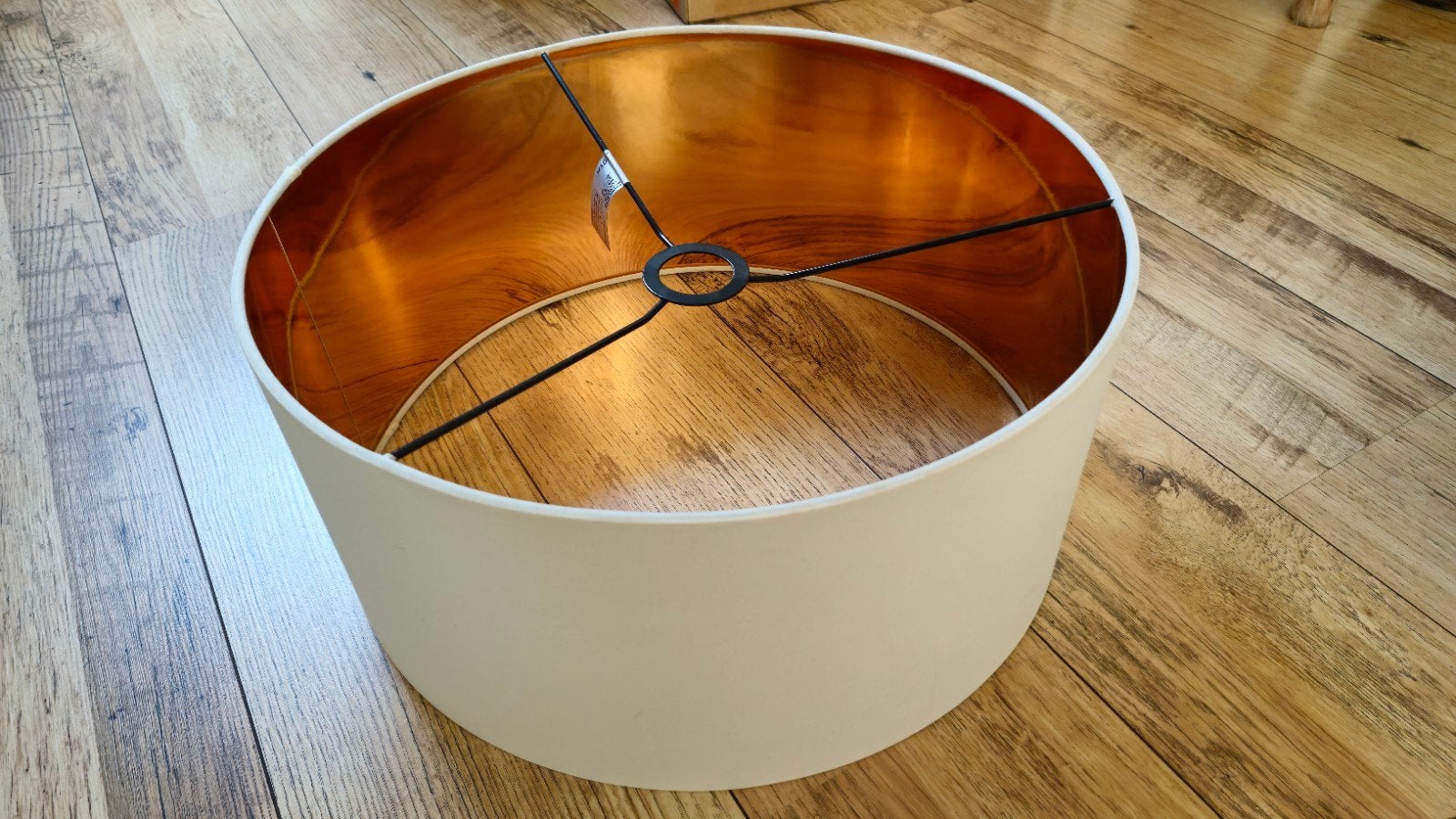 Lampenkap 45cm x 20cm - Wit/ crème met koperkleurige binnenk, Huis en Inrichting, Ophalen, Zo goed als nieuw, Crème, Rond
