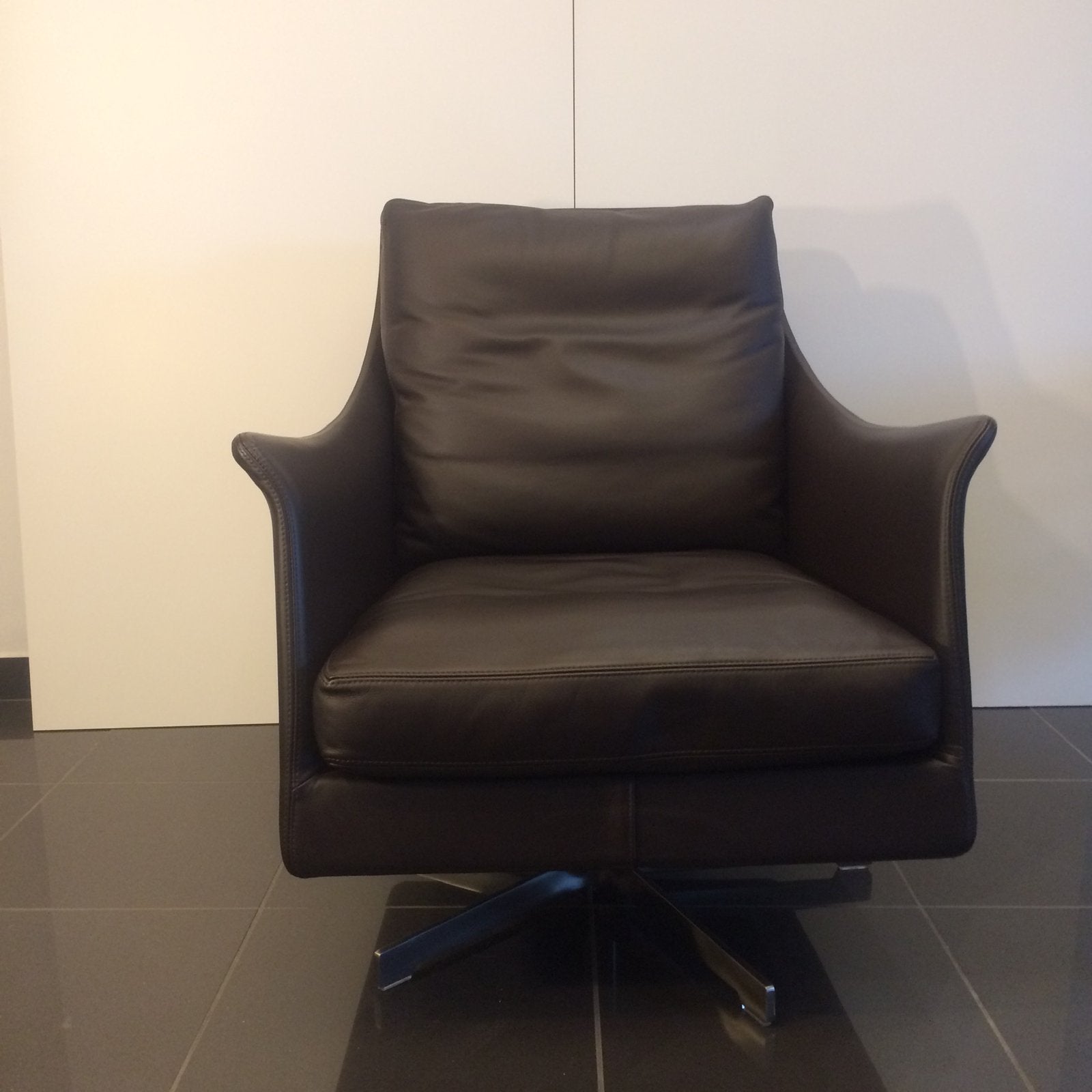 Flexform Boss fauteuil nieuw in leder, Huis en Inrichting, Ophalen, Zo goed als nieuw, 75 tot 100 cm, 50 tot 75 cm