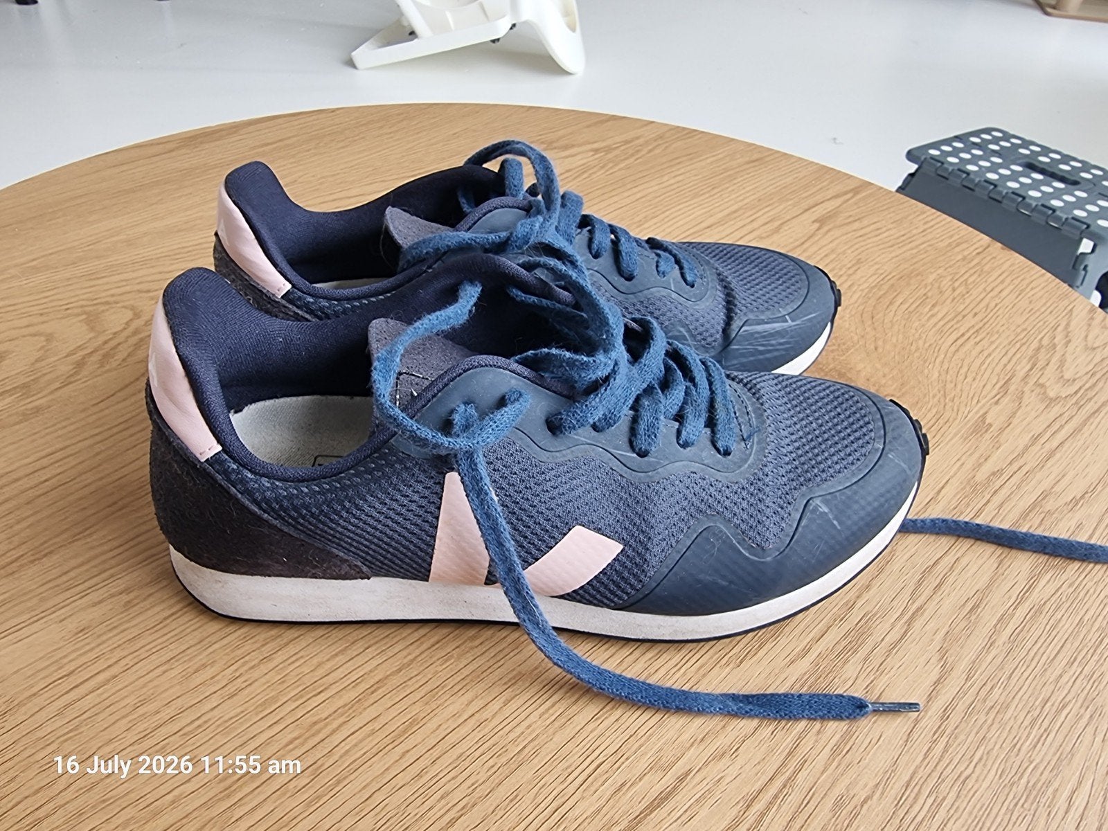 Nauwelijks gedragen vegan Veja SDU schoenen maat 40, Ophalen of Verzenden