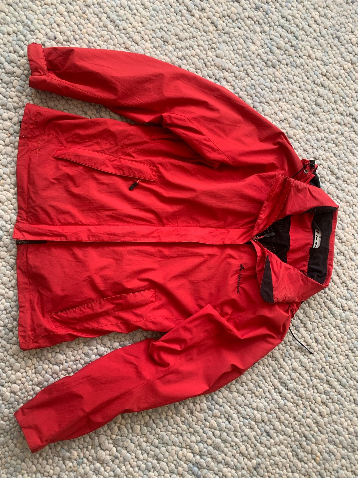 Winddichte wandel- en fietsjas - Vaude - Maat M (38/S), Ophalen of Verzenden, Gedragen, Maat 38/40 (M), Rood