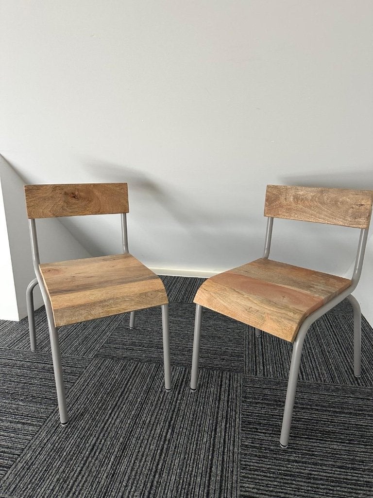 Kinderstoeltjes perfecte staat. Superstabiel. €25,- per stuk, Kinderen en Baby's, Kinderkamer | Tafels en Stoelen, Ophalen, Zo goed als nieuw