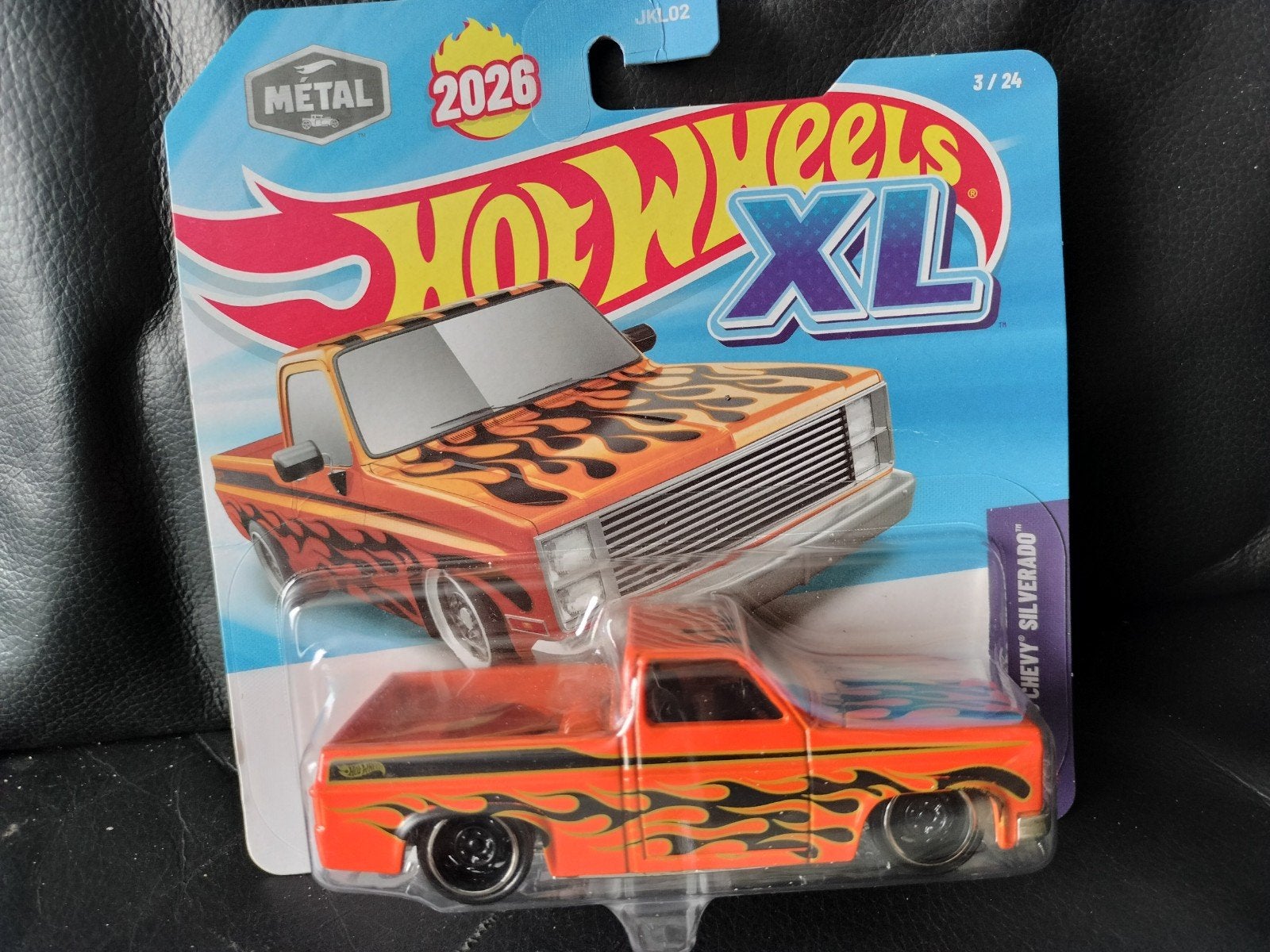 CHEVY CHEVROLET SILVERADO PICK UP 1983 1/43 XXL HOTWHEELS, Ophalen of Verzenden, Nieuw, Auto, Overige merken