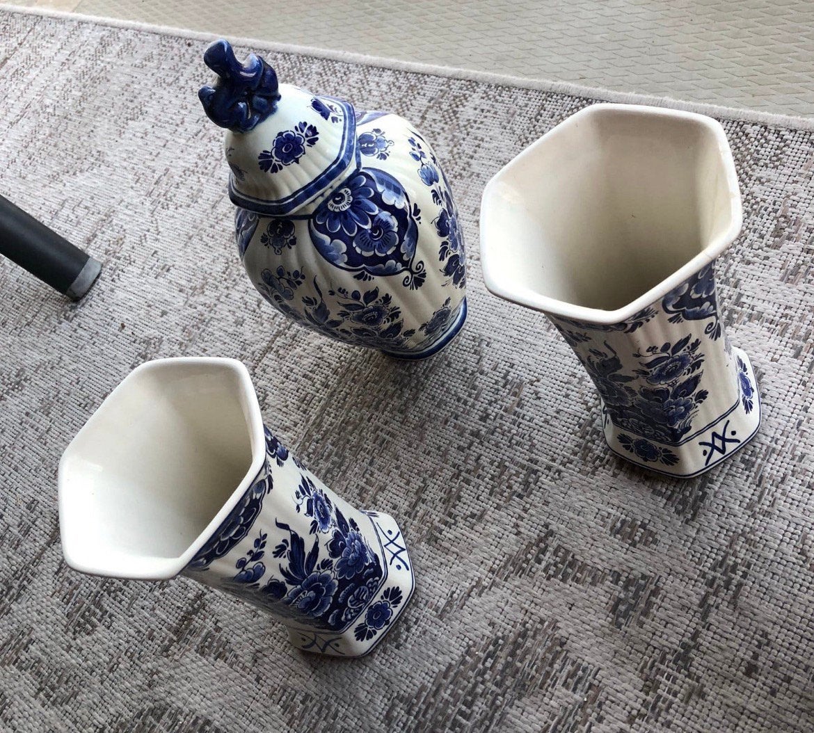 Delfts blauw kaststel / Set vazen, Antiek en Kunst, Ophalen of Verzenden