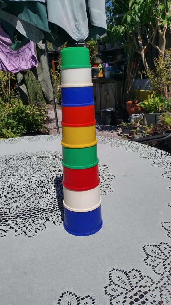 Leuke bouwtoren 9 bekertjes ongeveer 60 cm hoog, Ophalen
