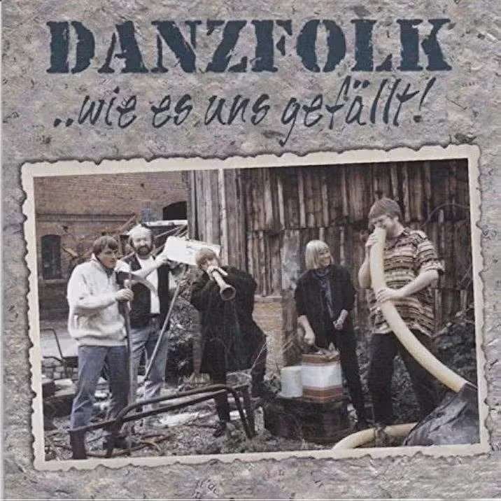 CD Danzfolk - Wie Es Uns Gefällt 00 11 2200, Traditioneel en Volksmuziek, Ophalen of Verzenden, Zo goed als nieuw, Album