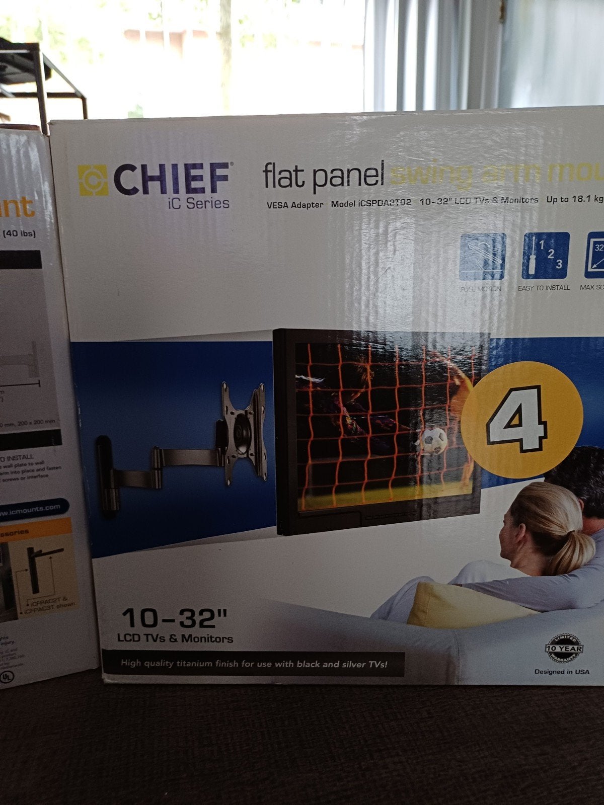 Chief Flat Panel Swing Arm Muurbeugel voor 10-32" LCD TV's, Audio, Tv en Foto, Televisie-accessoires, Ophalen, Nieuw