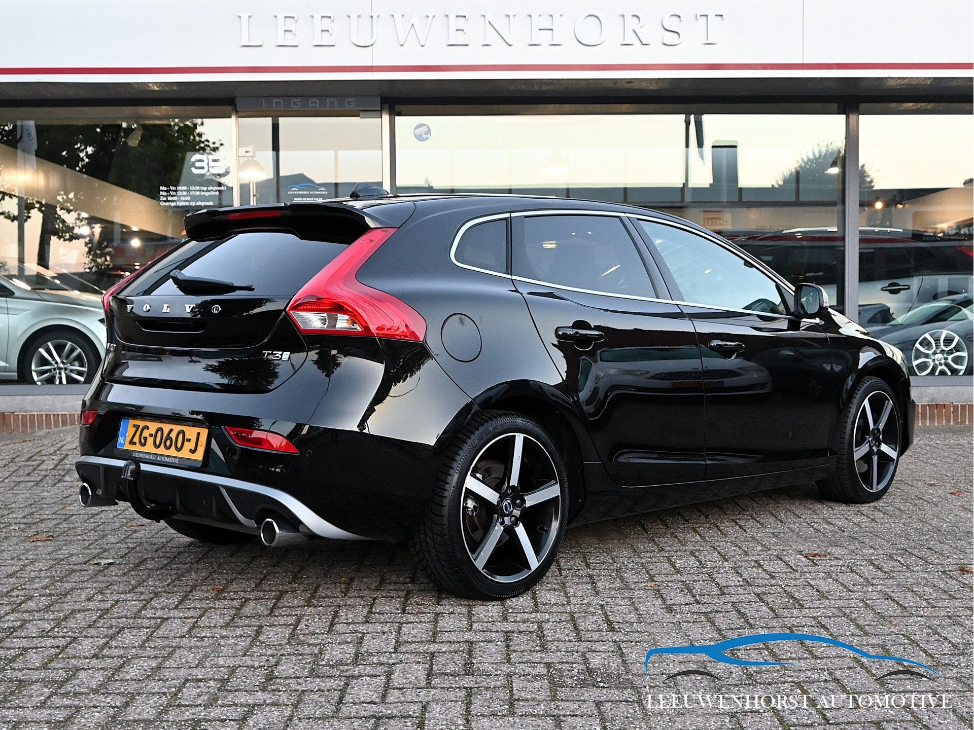 Volvo V40 1.5 T3 Polar+ Sport, DAB, leer, stoelverw., keyles, Auto's, Dealer onderhouden, Euro 6, 4 cilinders, 700 kg