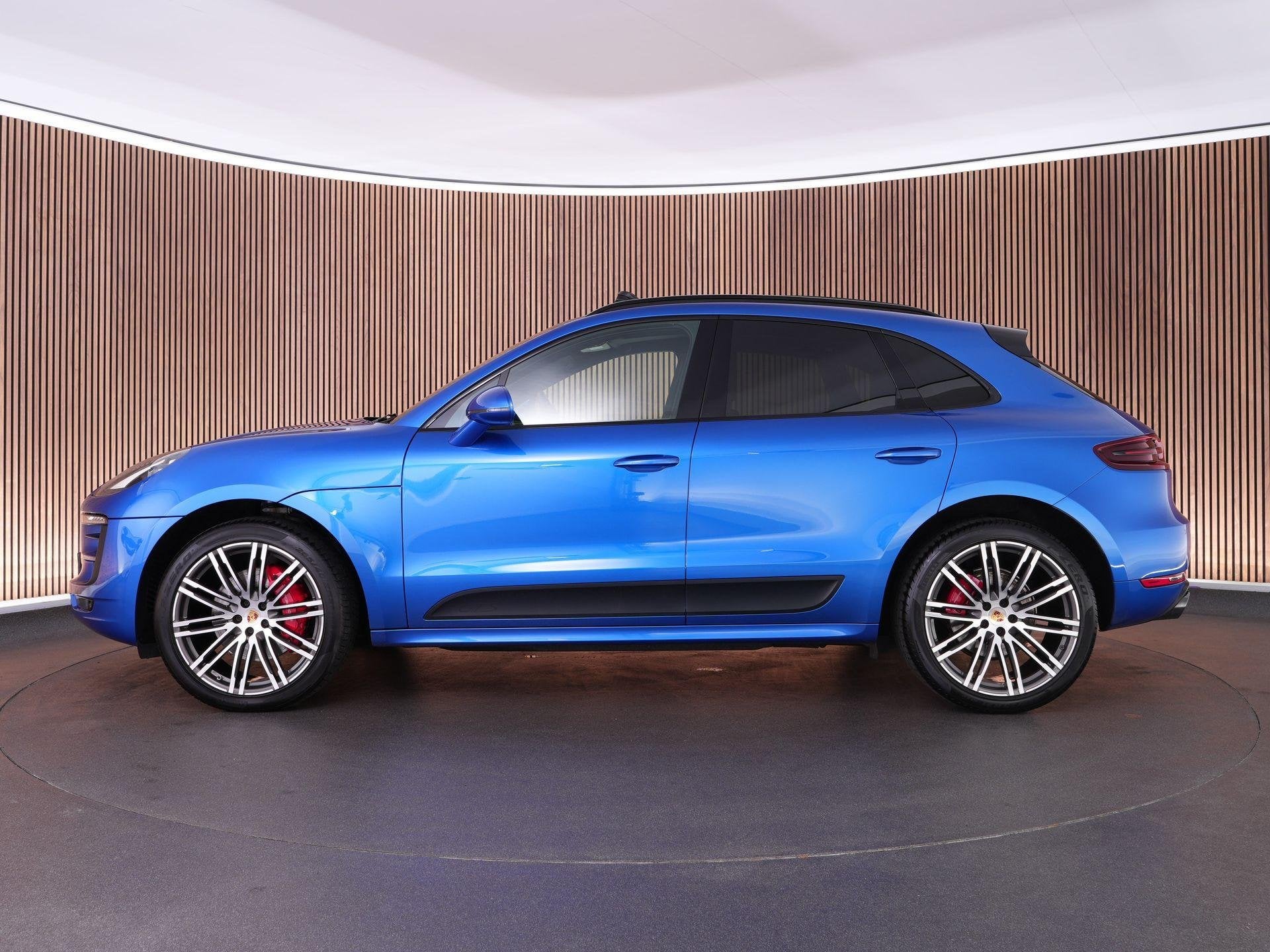Foto 13 van Porsche Macan 3.0 GTS |panoramadak|luchtvering|PASM|sportuit