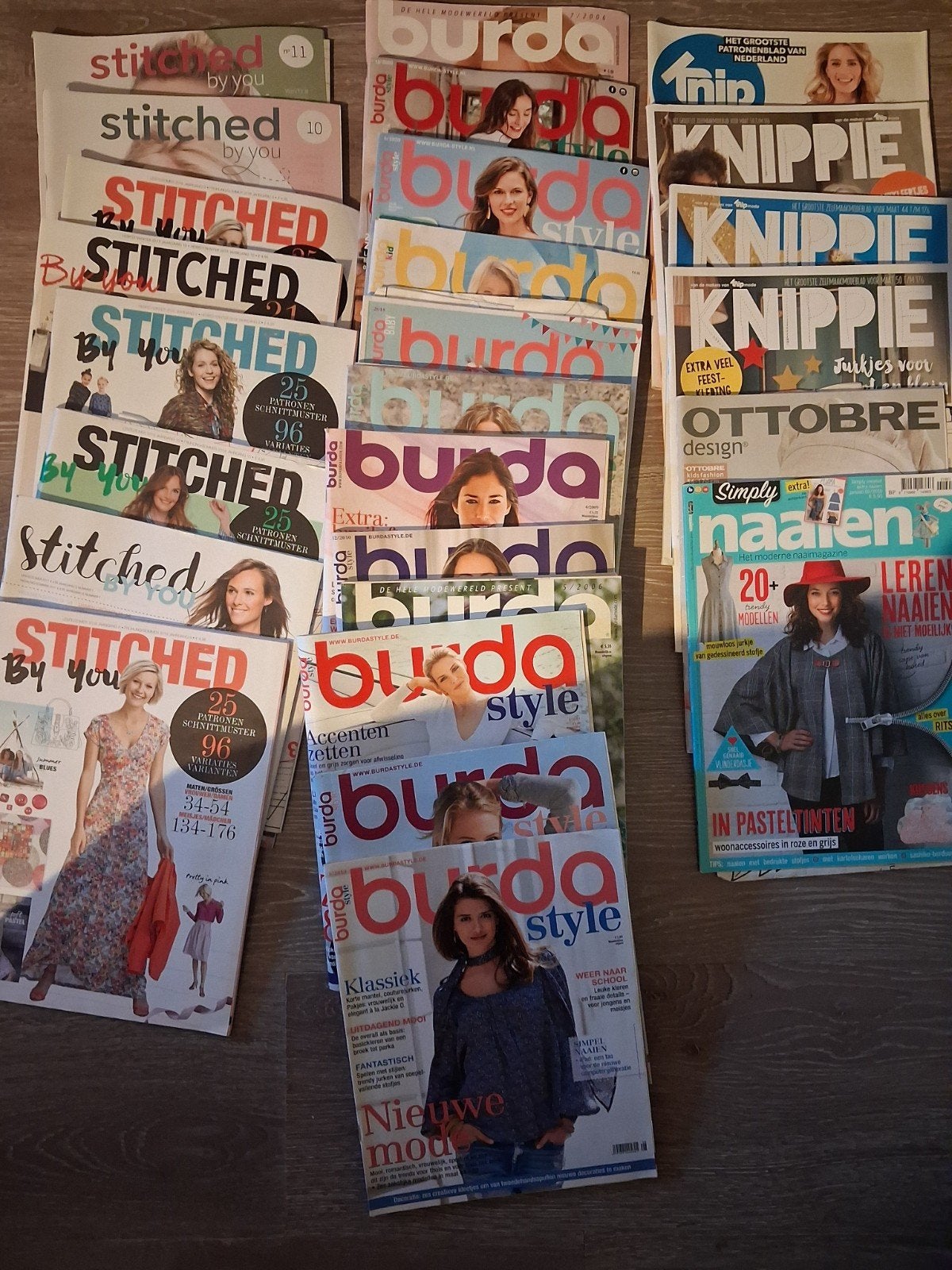 Diverse naaipatronen tijdschriften: Stitched, Burda, Knippie, Ophalen, Zo goed als nieuw, Overige typen