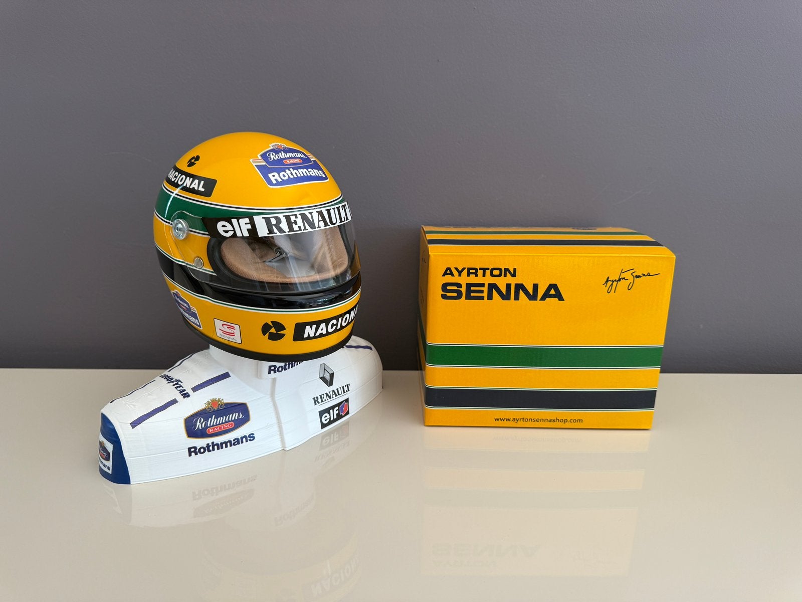 1994 1:2 helm met buste Ayrton Senna Williams F1, Verzamelen, Automerken, Motoren en Formule 1, Ophalen of Verzenden, Zo goed als nieuw