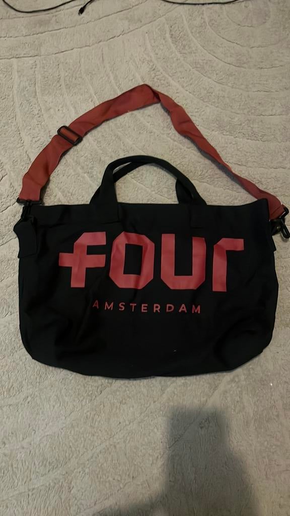 Four tas, Ophalen, 30 cm of meer, Minder dan 35 cm, Zo goed als nieuw