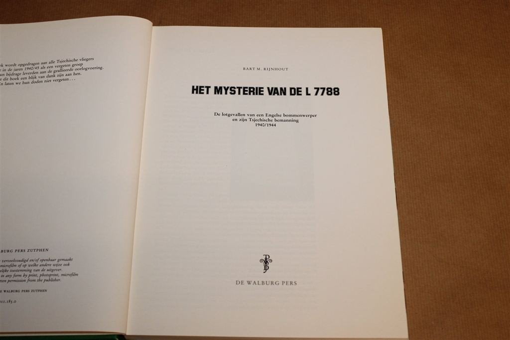 Het Mysterie van de L 7788 — Engelse Bommenwerper 1940-1944, Ophalen of Verzenden, Tweede Wereldoorlog, Gelezen, Overige onderwerpen