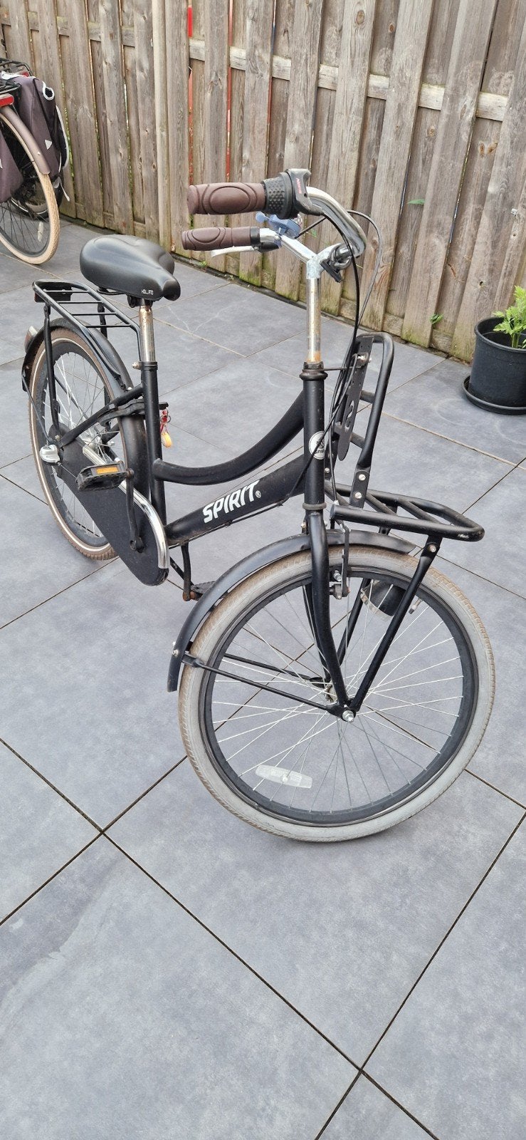 Spirit transportfiets 24inch met voordrager - Zwart, Fietsen en Brommers, Overige merken, Terugtraprem, Gebruikt, Versnellingen