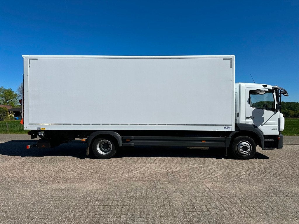 Mercedes-Benz Atego 1223L/4760/4x2 S-Fhs.Koffer/LBW, Automaat, Zwart, Wit, Bedrijf