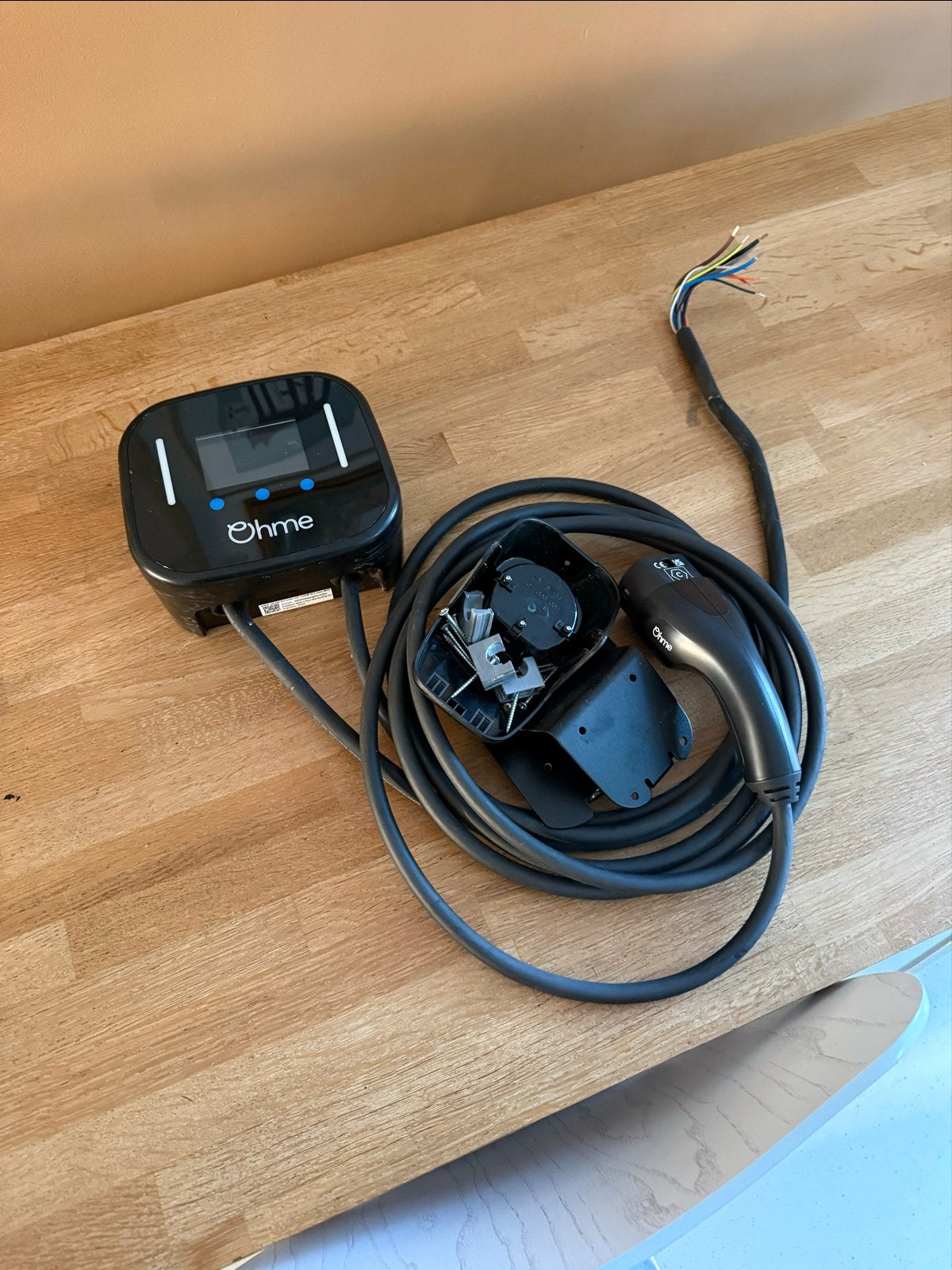 Ohme Home Pro Laadpaal met vaste kabel, Ophalen of Verzenden, Zo goed als nieuw, Laadpaal en Laadkabel