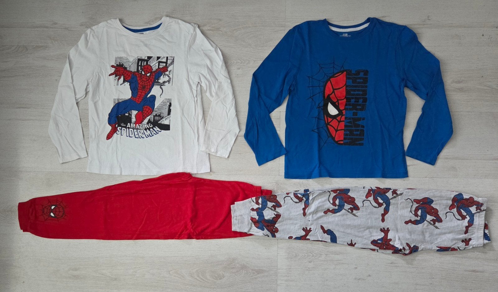 2x Spiderman Pyjama Maat 128, Nacht- of Onderkleding, Ophalen of Verzenden, Zo goed als nieuw, Spiderman