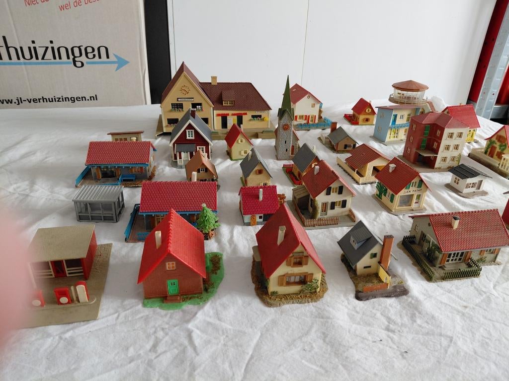 Partij modelbouw huisjes, Ophalen of Verzenden, Gebruikt, 1:50 tot 1:144