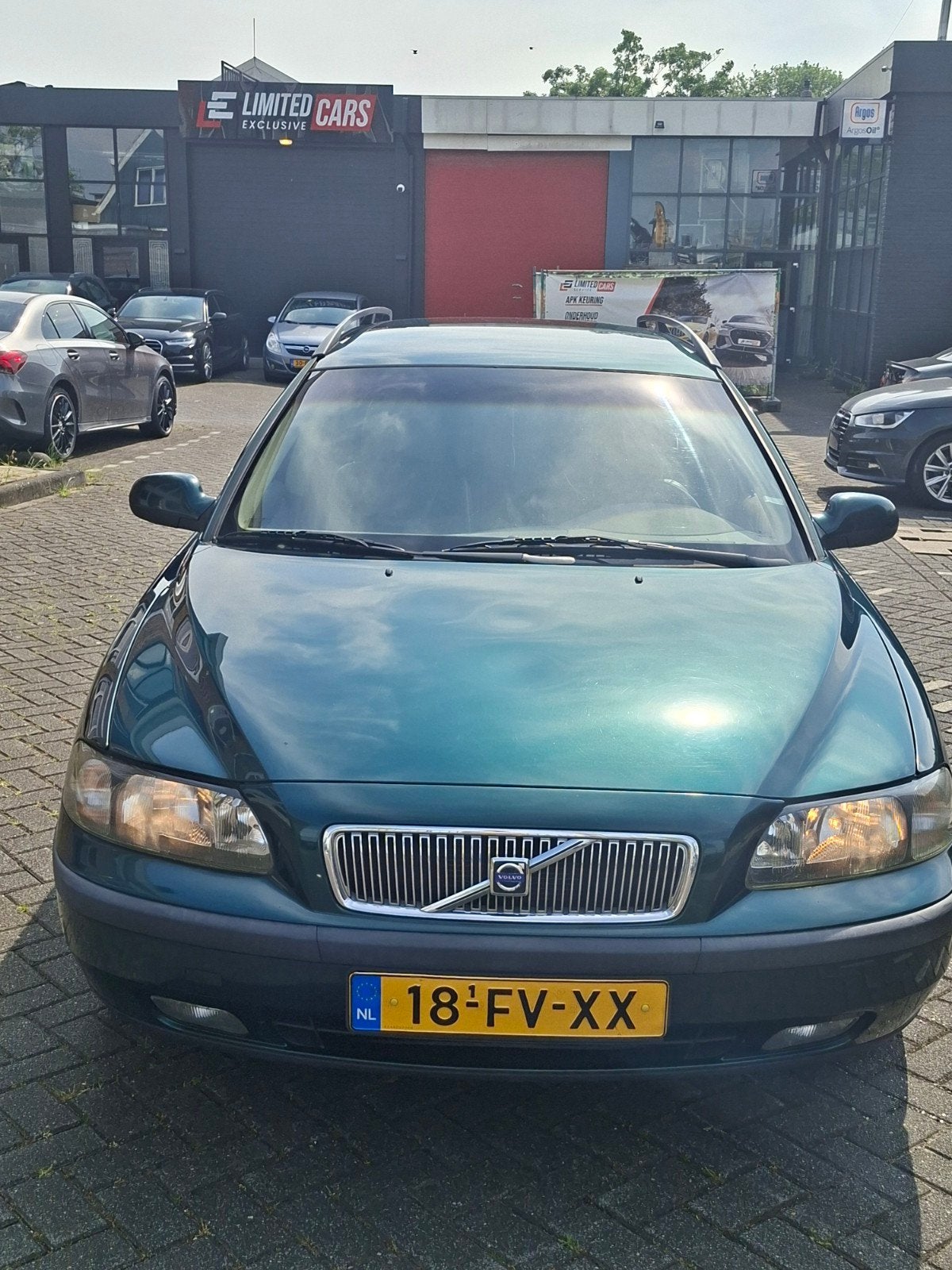 Volvo v70, Beige, Stationwagon, Stoelverwarming, 1580 kg