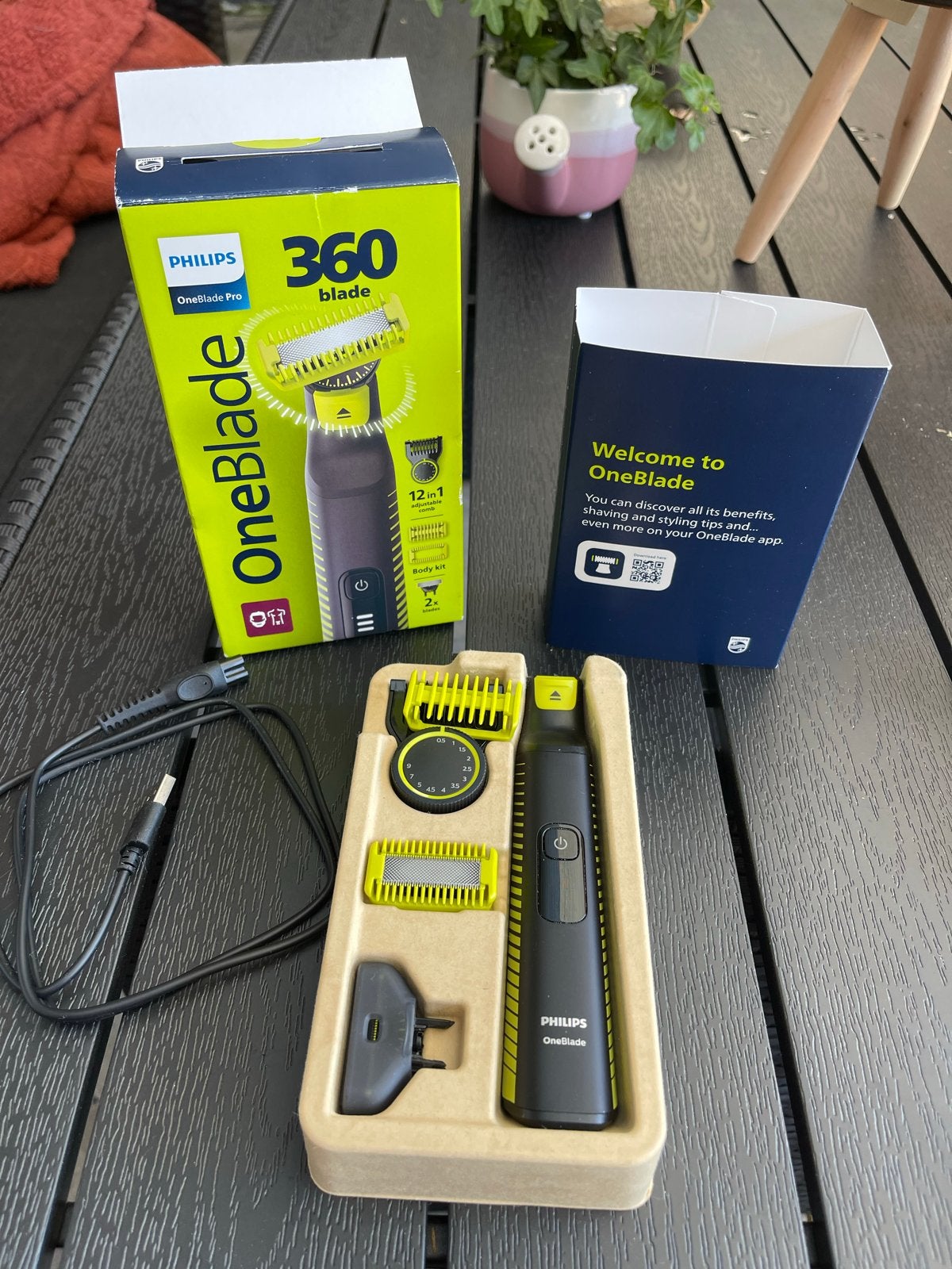 Philips OneBlade Pro Scheerapparaat - Nieuwstaat, Ophalen of Verzenden, Zo goed als nieuw, Scheren en Epileren