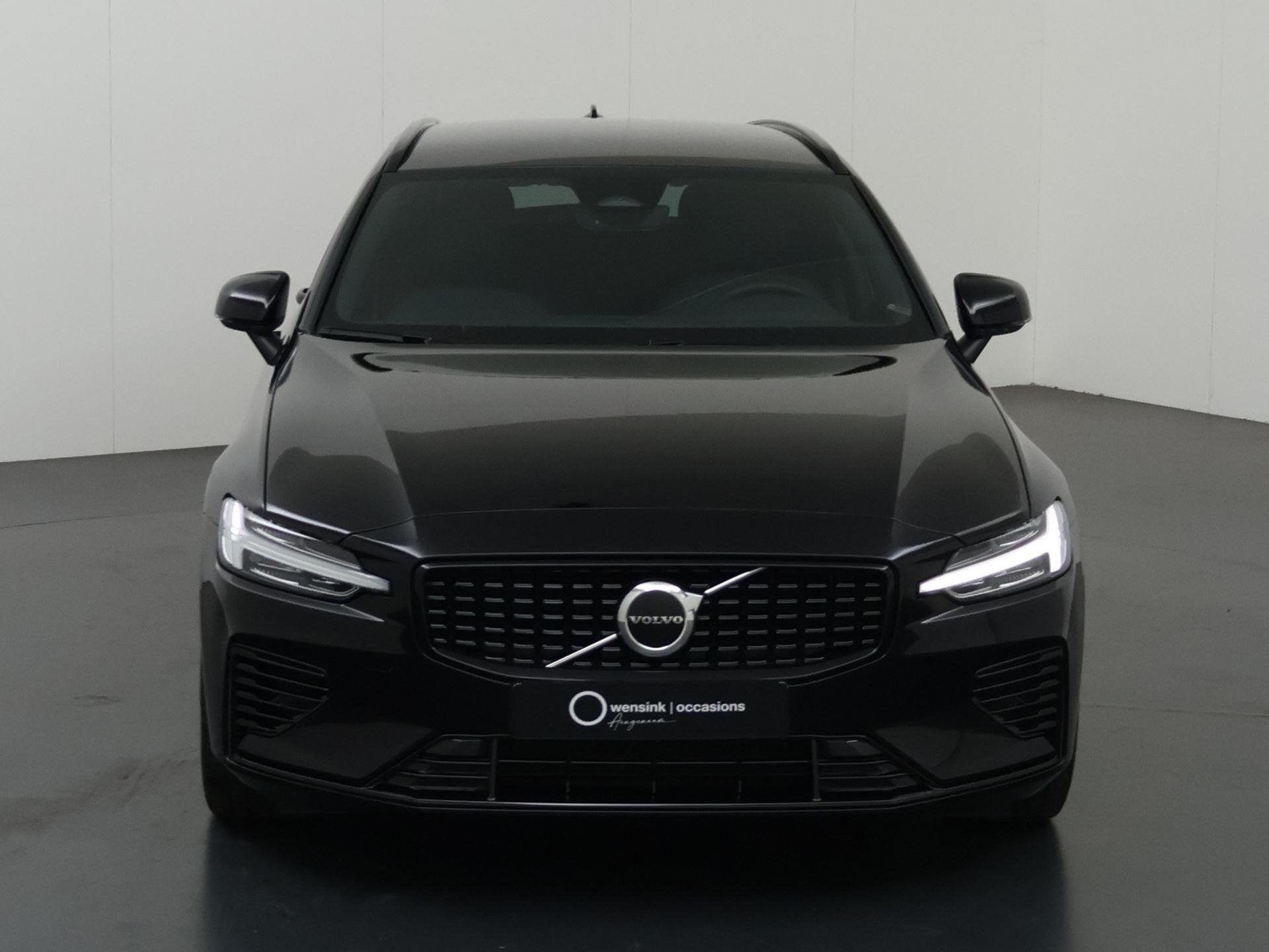 Volvo V60 2.0 T8 Plug-in hybrid AWD Plus Dark | SOH 96,2% |, Auto's, Automaat, Stof, Gebruikt, Euro 6