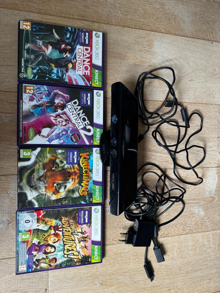 Xbox 360 Kinect bundel met 4 spellen, Gebruikt, Overige genres, Eén computer, Ophalen of Verzenden