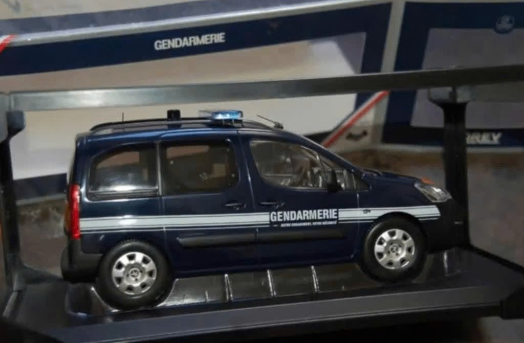 1:18 PEUGEOT PARTNER 2018 POLITIE Gendarmerie Norev WRH, Verzenden, Zo goed als nieuw, Auto, Norev