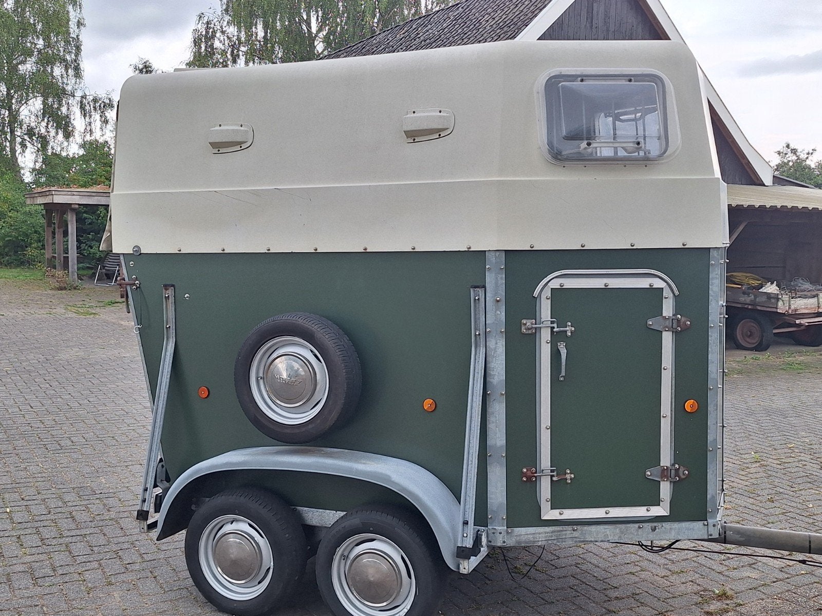 Te koop nette Westeria 1,5 paards trailer, hoge uitvoering, Ophalen, Gebruikt, Hout