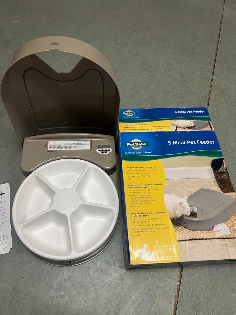 Splinternieuwe PetSafe Eatwell 5 Meal Pet Feeder., Ophalen of Verzenden, Automatisch, Nieuw